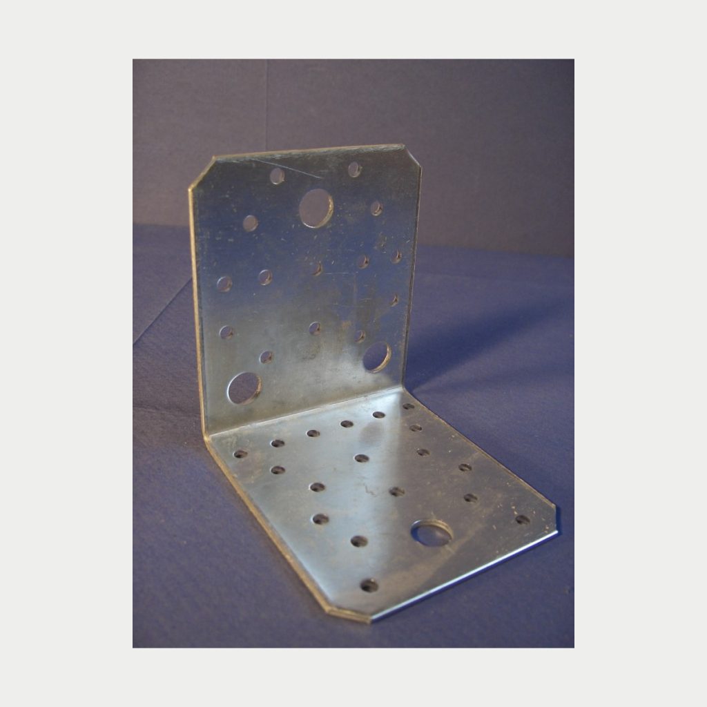 Kulmalevy 105x105x90x3,0 – tuote 400016