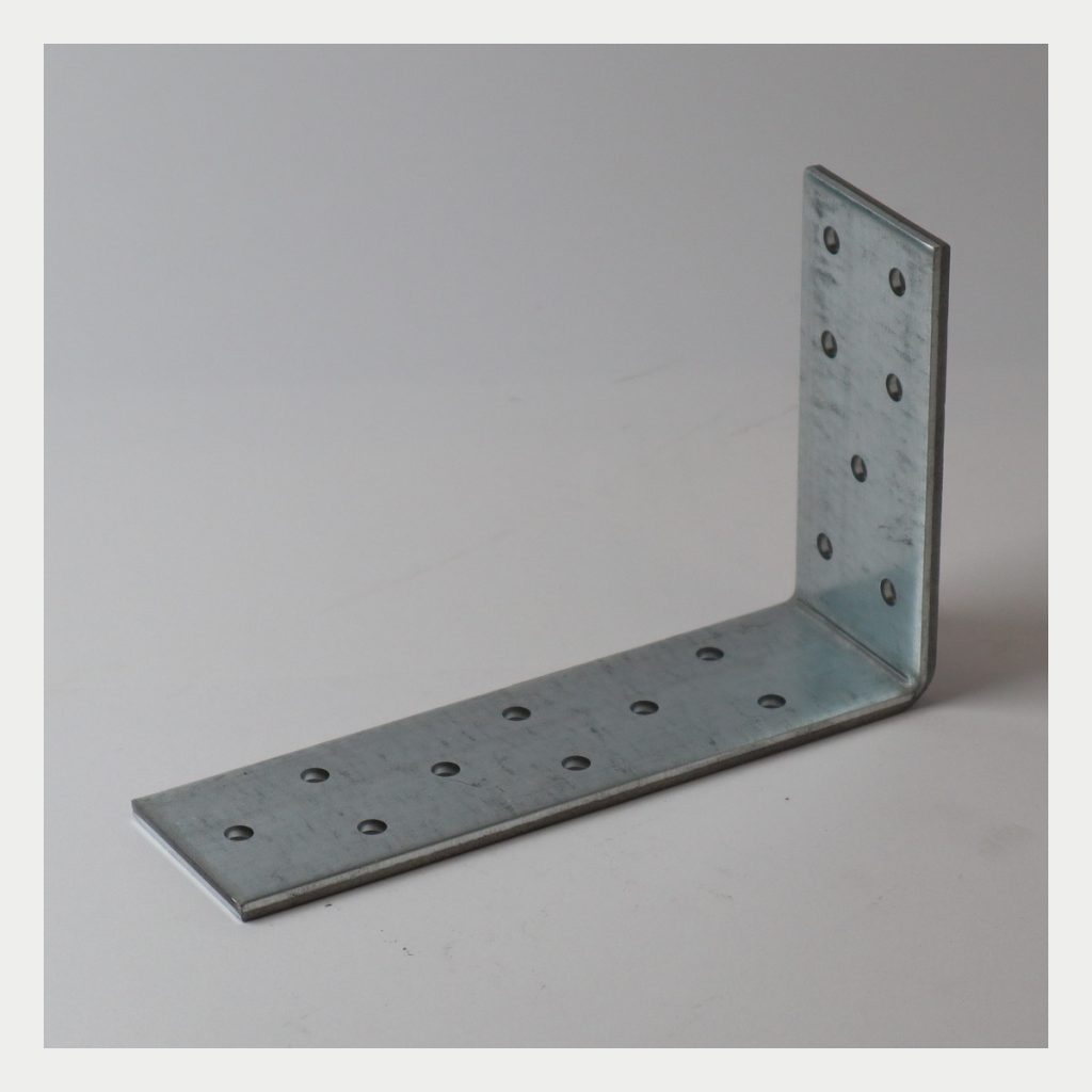 Kulmalevy 140x90x40x4,0 – tuote 400026