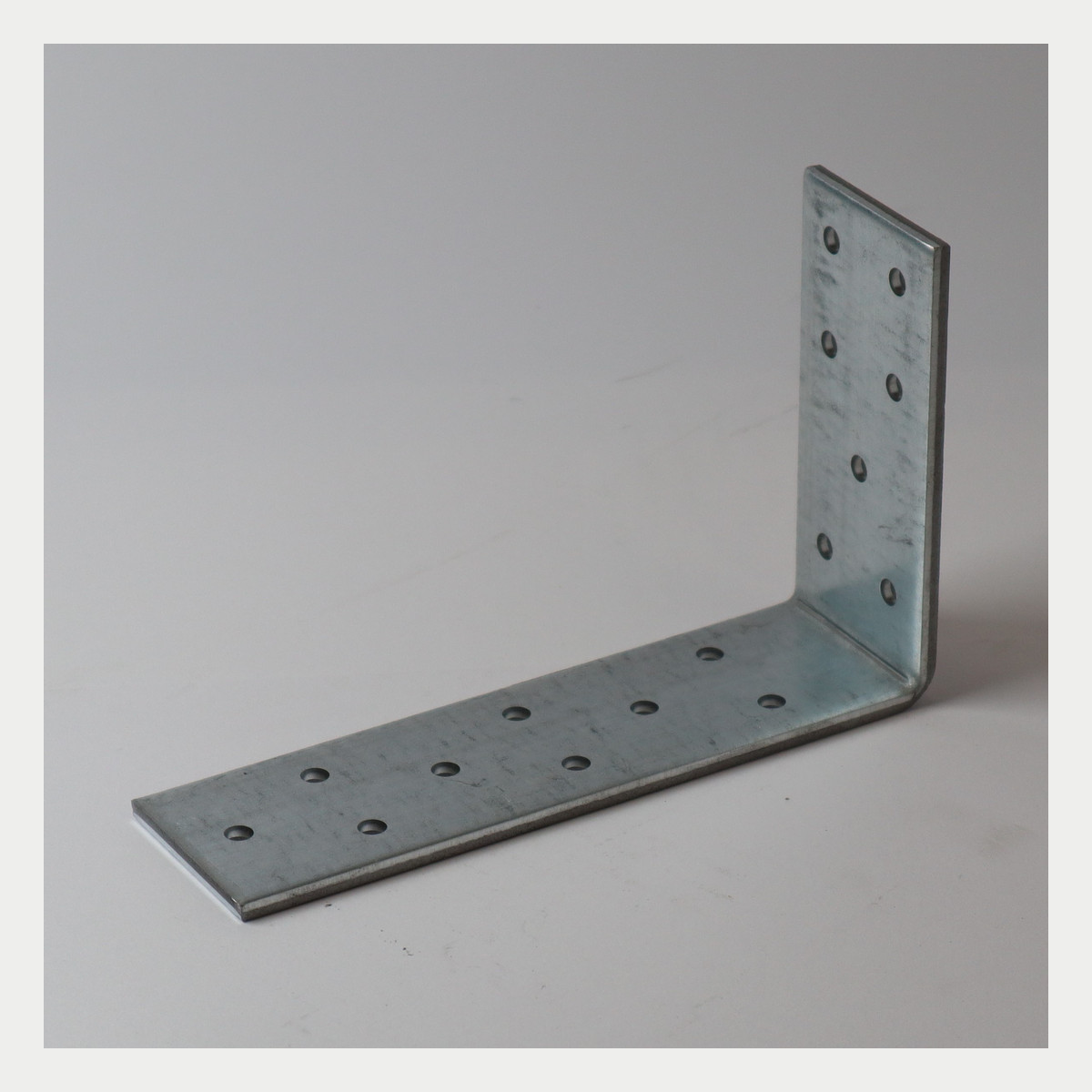 Kulmalevy 140x90x40x4,0 – tuote 400026