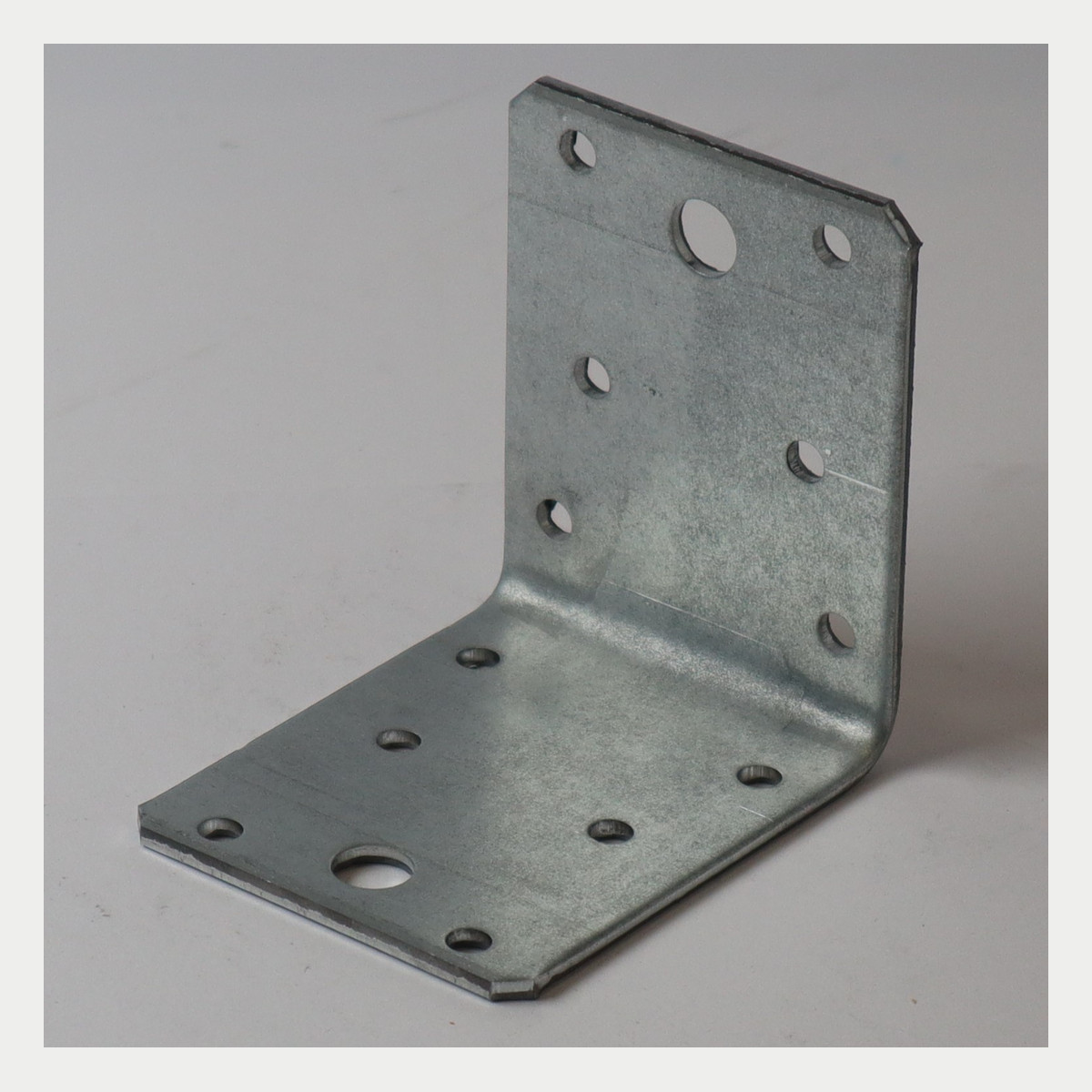 Kulmalevy 70x70x55x2,5 – tuote 400034