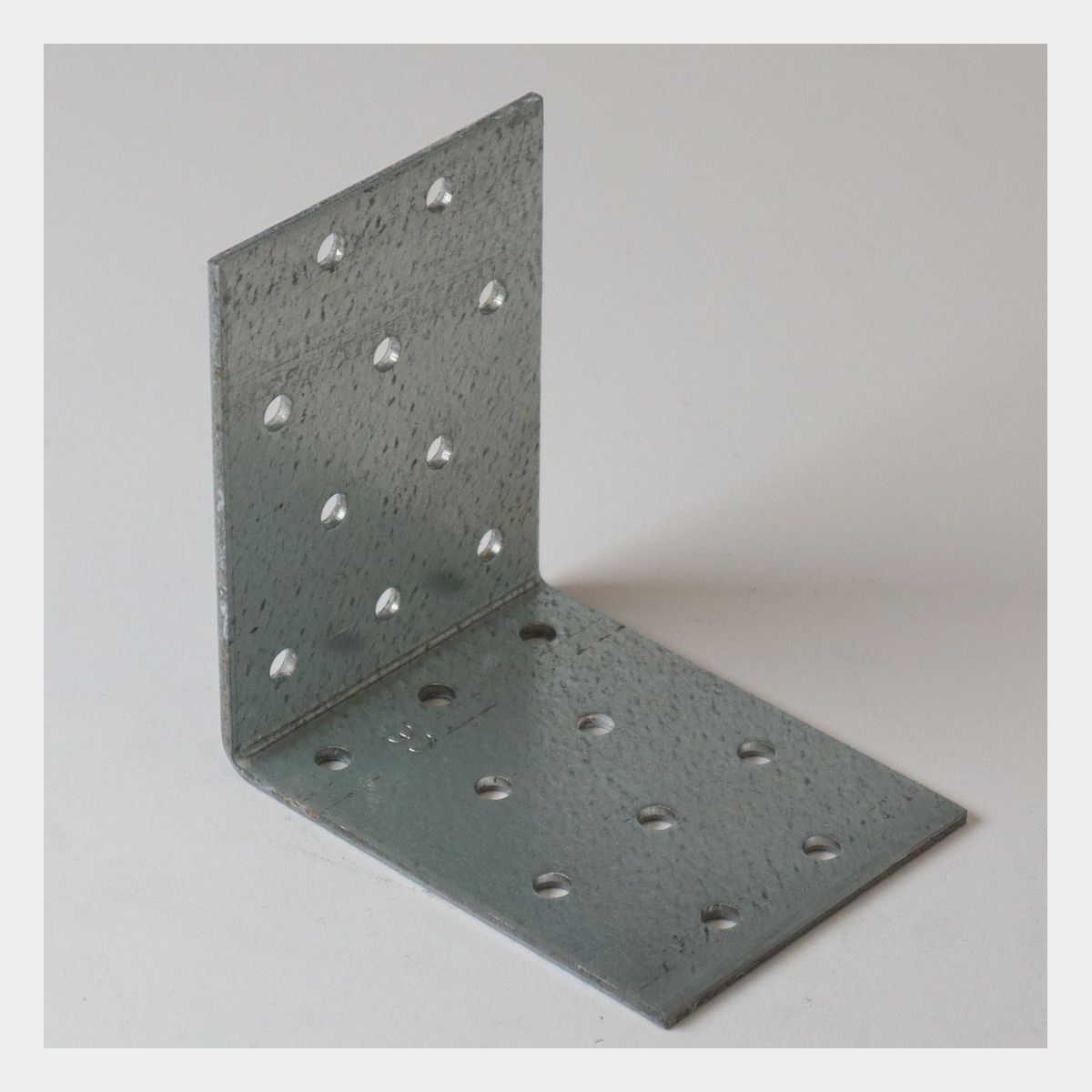 Asennuskulma 80x80x60x2,5 – tuote 400058