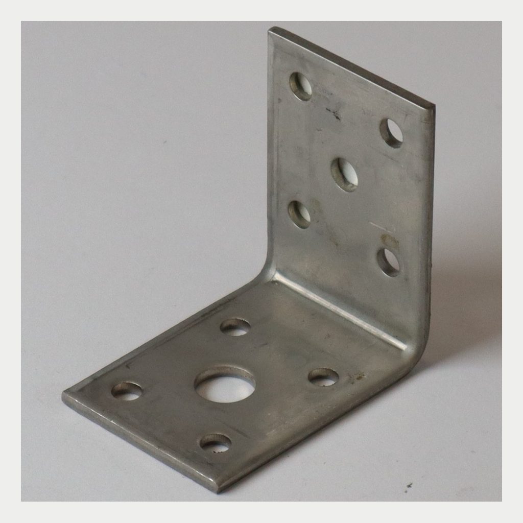 Kulmalevy A4 Haponkestävä 50x50x35x2,5 – tuote 400402
