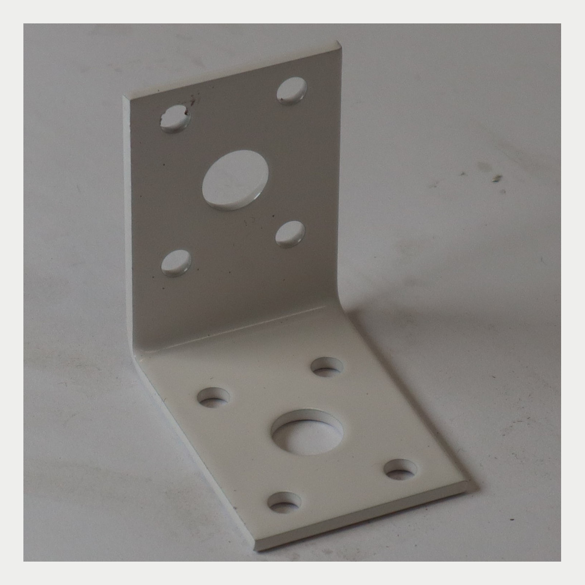 Angle bracket painted 50x50x35x2,5 (white) &ndash; product 401369